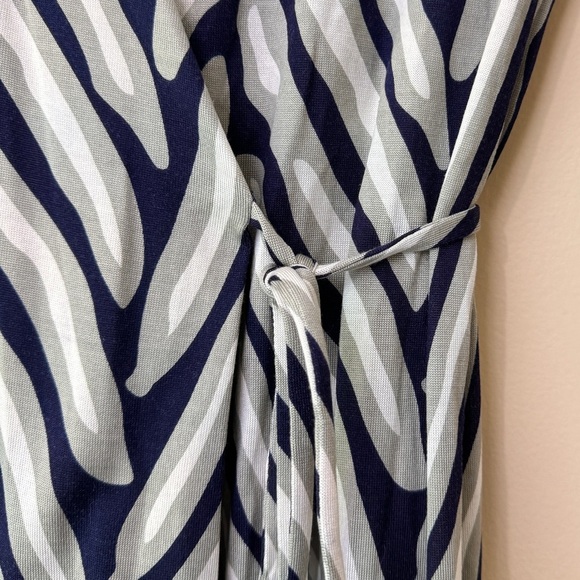 DVF Diane Von Furstenberg Naoki Navy Gray Herringbone Silk Wrap Dress Size 4 - Picture 11 of 14